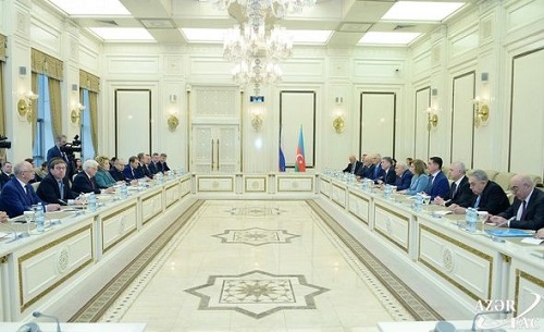 تاکید معاون رئیس پارلمان روسیه بر همکاری های مشترک میان مسکو و باکو